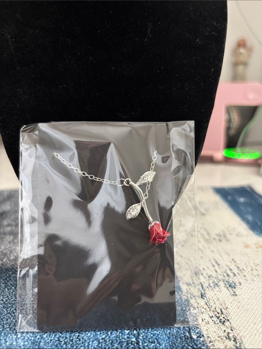 Silver Rose Pendant Bracelet with Red Flower